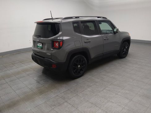 Used 2021 Jeep Renegade Latitude FWD image 10