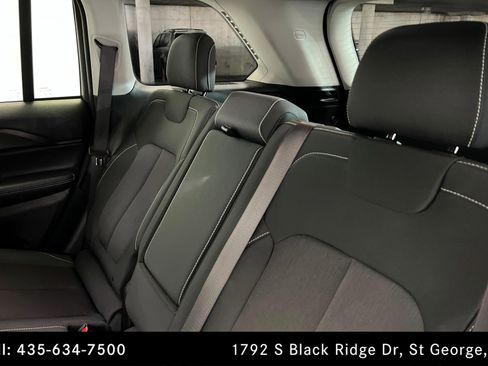 Used 2023 Jeep Grand Cherokee Laredo w/ Luxury Tech Group I image 20