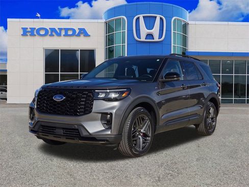 Used 2025 Ford Explorer ST-Line w/ ST-Line Street Pack image 7