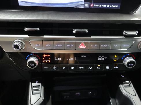 Used 2025 Kia Telluride S AWD/4WD image 28