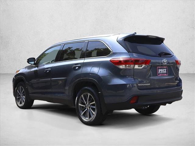 Used 2019 Toyota Highlander XLE AWD/4WD image 7