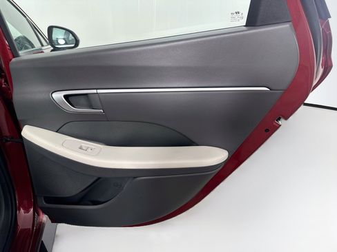 Used 2025 Hyundai Sonata SEL FWD image 28