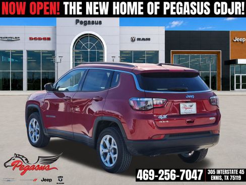 New 2026 Jeep Compass Latitude AWD/4WD image 4
