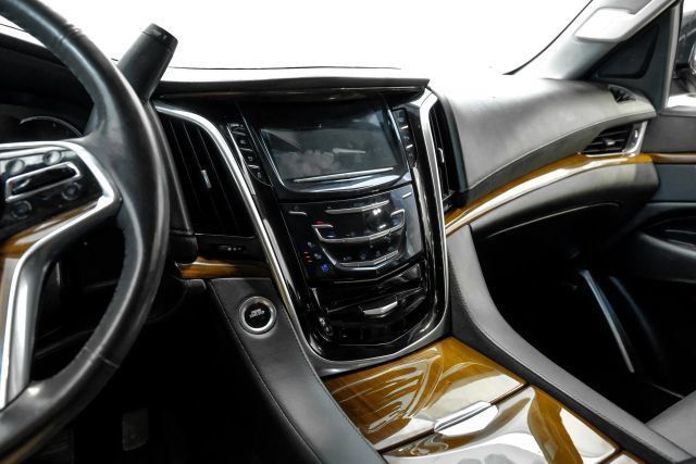 Used 2020 Cadillac Escalade 2WD image 30