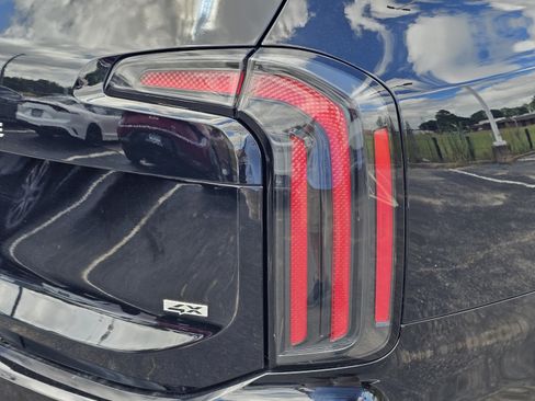 Used 2023 Kia Telluride SX Prestige AWD/4WD image 17