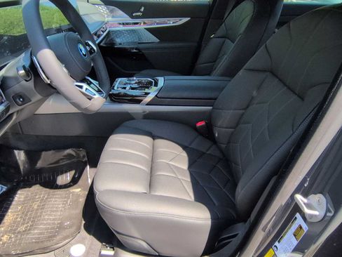 Used 2026 BMW i7 xDrive60 w/ Executive Package AWD/4WD image 17