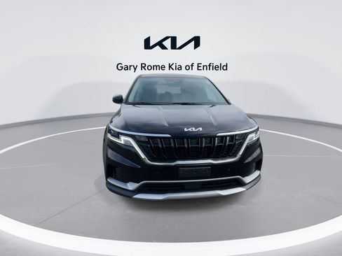 Used 2023 Kia Carnival EX FWD image 3