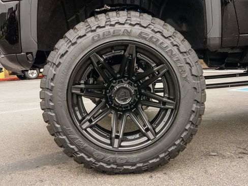 New 2026 GMC Sierra 2500 Denali w/ Denali Reserve Package AWD/4WD image 9