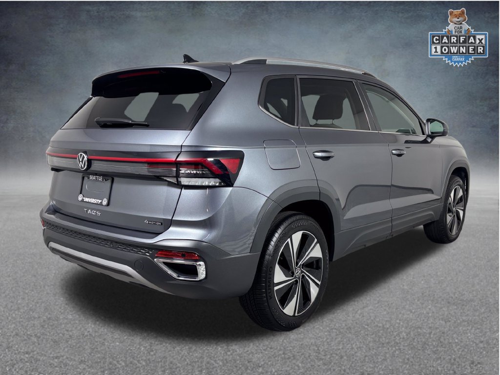Used 2025 Volkswagen Taos SE AWD/4WD image 9