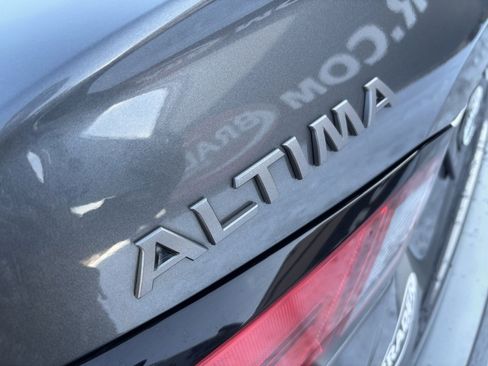 Used 2024 Nissan Altima 2.5 SV image 9