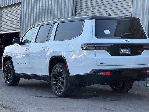 New 2026 Jeep Grand Wagoneer L Summit w/ Premium Group III image 6