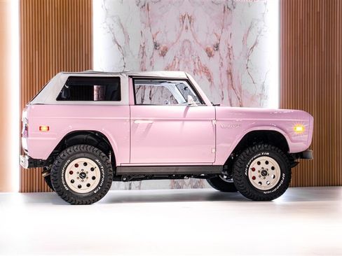 Used 2023 Ford Bronco 2-Door AWD/4WD image 6