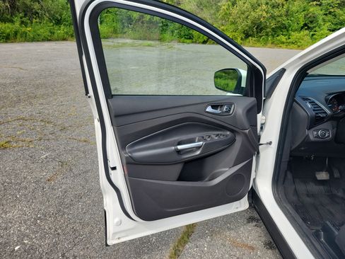 Used 2019 Ford Escape Titanium AWD/4WD image 15