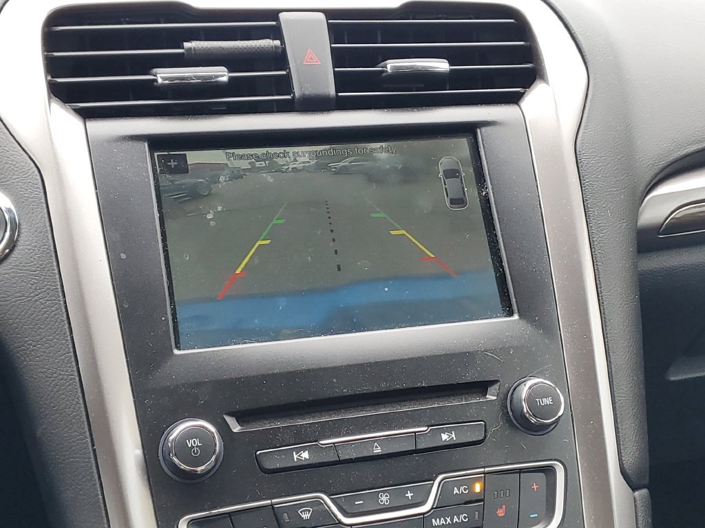 Used 2017 Ford Fusion SE w/ Equipment Group 602A FWD image 16