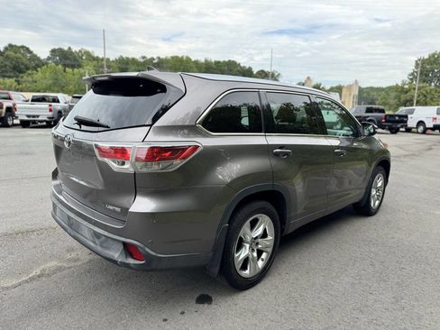 Used 2016 Toyota Highlander Limited image 18