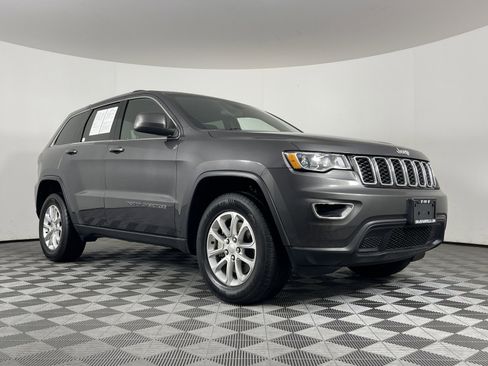 Used 2021 Jeep Grand Cherokee Laredo image 18