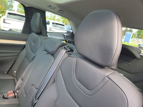 New 2025 Volvo EX90 Plus w/ Protection Package Premier image 6