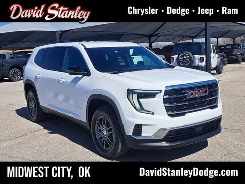 Used 2025 GMC Acadia Elevation image 1