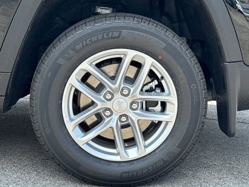 New 2025 Jeep Grand Cherokee L Laredo w/ Luxury Tech Group I image 8