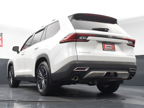 Used 2024 Toyota Grand Highlander AWD Hybrid image 40