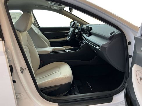 New 2026 Hyundai Sonata SEL FWD image 8