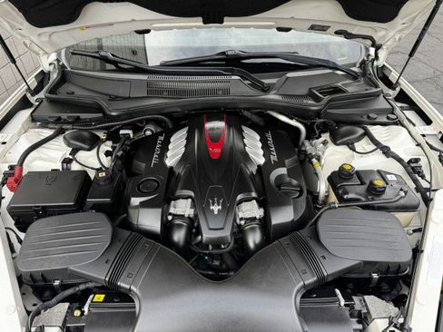 Used 2017 Maserati Quattroporte GTS GranSport image 5