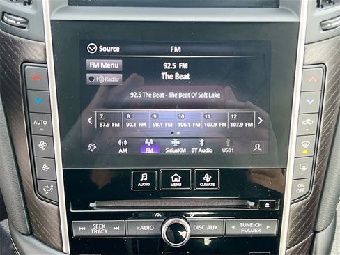 Used 2024 INFINITI Q50 Sensory image 16