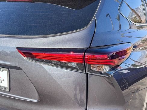 Certified 2024 Toyota Highlander XLE AWD/4WD image 8