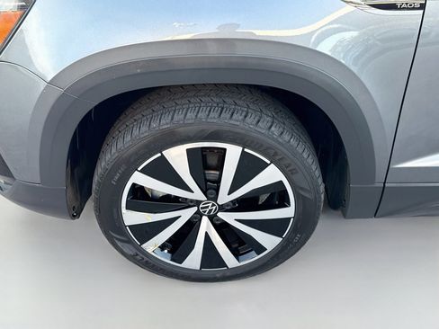 Certified 2024 Volkswagen Taos SE FWD image 36