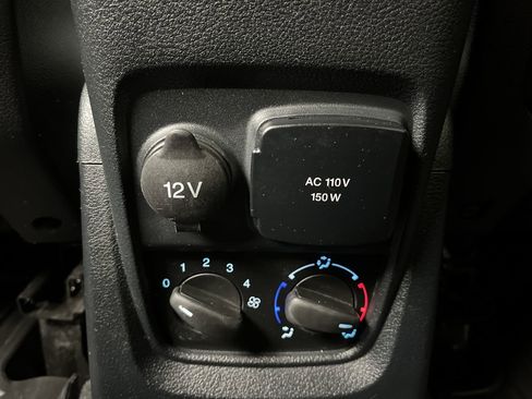 Used 2020 Ford Transit Connect XLT image 11