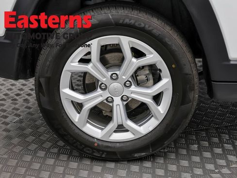 Used 2024 Jeep Compass Latitude AWD/4WD image 26