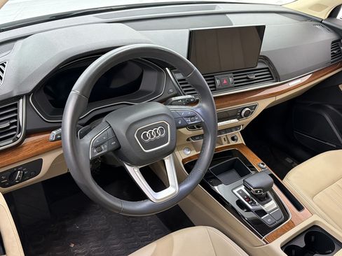 Used 2023 Audi Q5 2.0T Premium Plus w/ Premium Plus Package AWD/4WD image 2