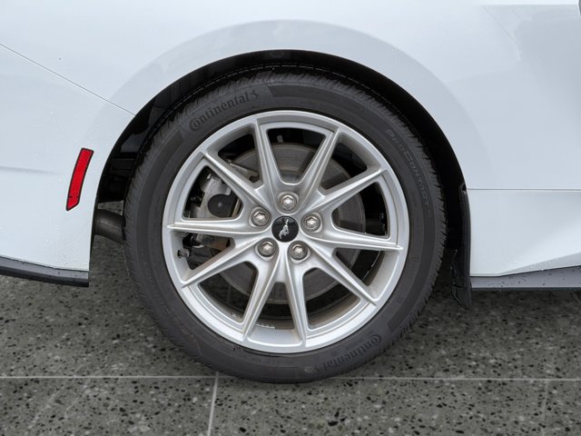 Used 2025 Ford Mustang GT Premium RWD image 9