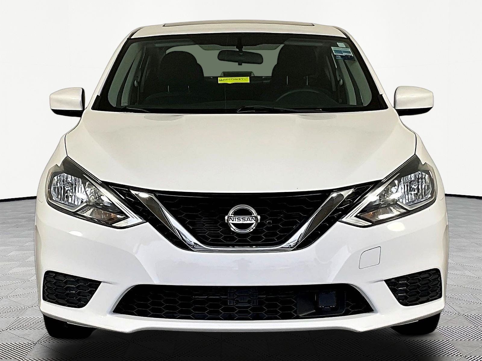 Used 2019 Nissan Sentra SV w/ Special Edition Package FWD image 2