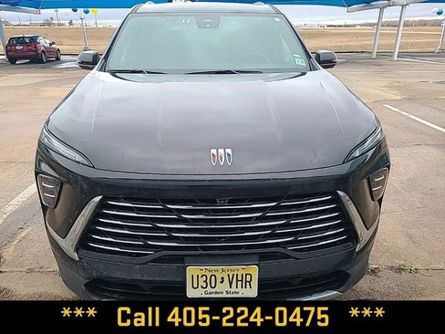 Used 2025 Buick Enclave Preferred image 15