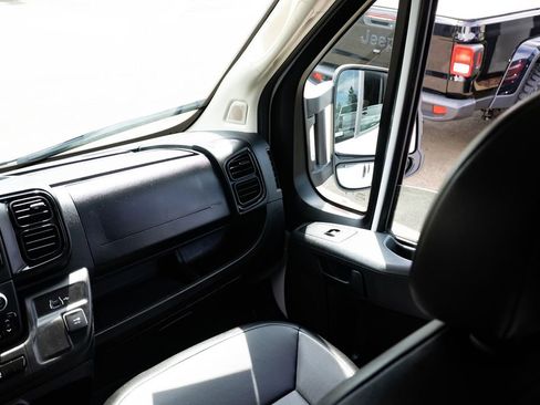 Used 2023 RAM ProMaster 2500 FWD image 10