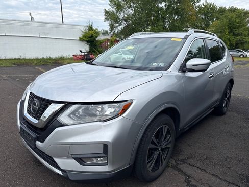 Used 2018 Nissan Rogue SL FWD image 2