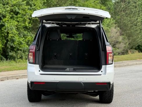 Used 2022 Chevrolet Tahoe LT w/ LT Signature Plus Package RWD image 17