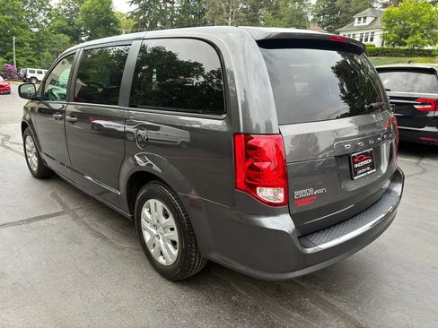 Used 2019 Dodge Grand Caravan SE FWD image 9