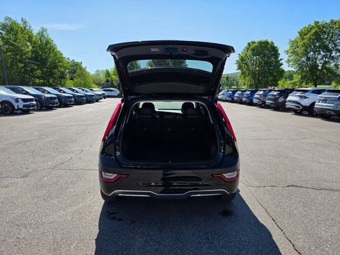 New 2026 Kia Niro Wave w/ Wave Preserve Package FWD image 10