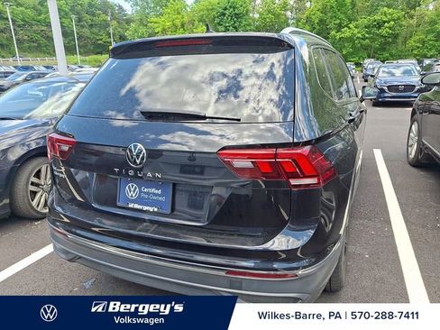 Certified 2022 Volkswagen Tiguan SE FWD image 6