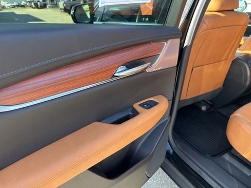 Used 2024 Cadillac XT5 Premium Luxury image 13