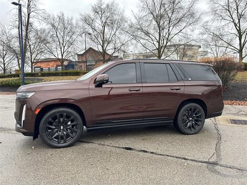 Used 2023 Cadillac Escalade Sport Platinum w/ LPO, ONYX Package image 2