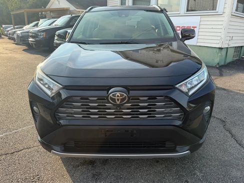 Used 2019 Toyota RAV4 Limited AWD/4WD image 4