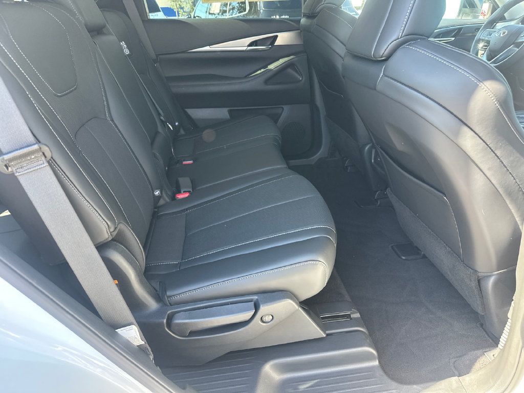 Certified 2026 INFINITI QX60 Pure w/ Cargo Package AWD/4WD image 15