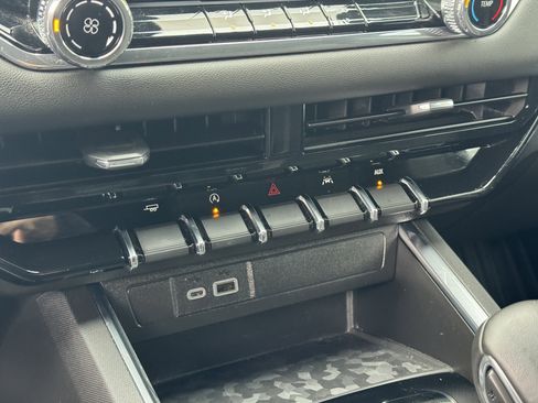 Used 2024 GMC Canyon Elevation w/ Trailering Package image 28