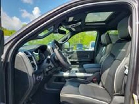 New 2026 RAM 3500 Laramie AWD/4WD image 9