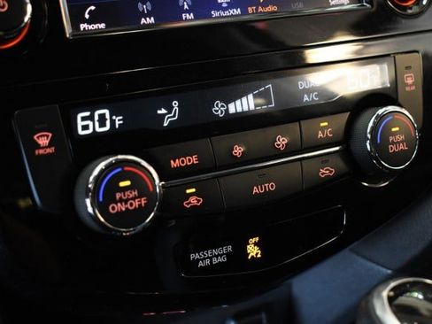 Used 2019 Nissan Rogue SV AWD/4WD image 31