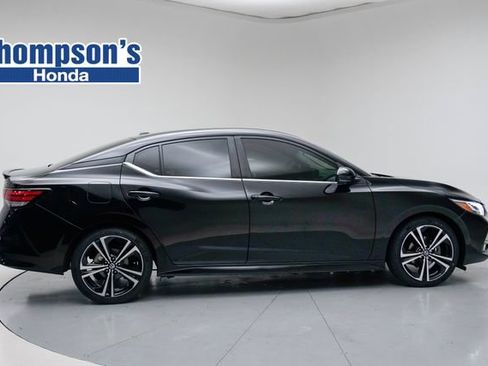 Used 2023 Nissan Sentra SR w/ SR Premium Package FWD image 2