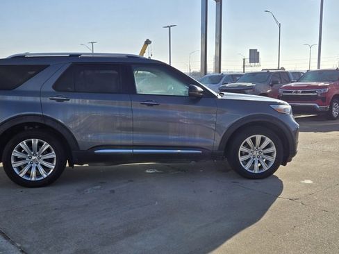 Used 2021 Ford Explorer Limited w/ Equipment Group 301A image 6